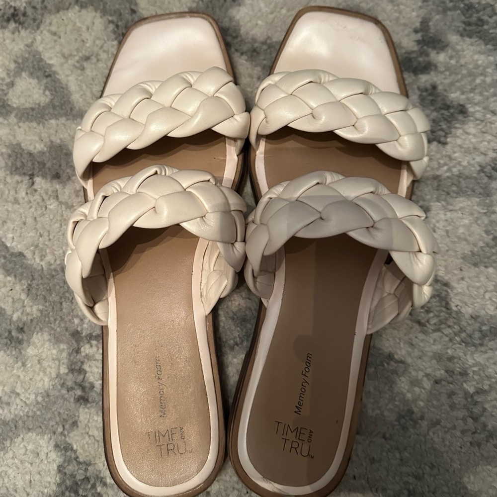 Time & Tru women’s 10 light cream braided sandals. Memory foam comfort!